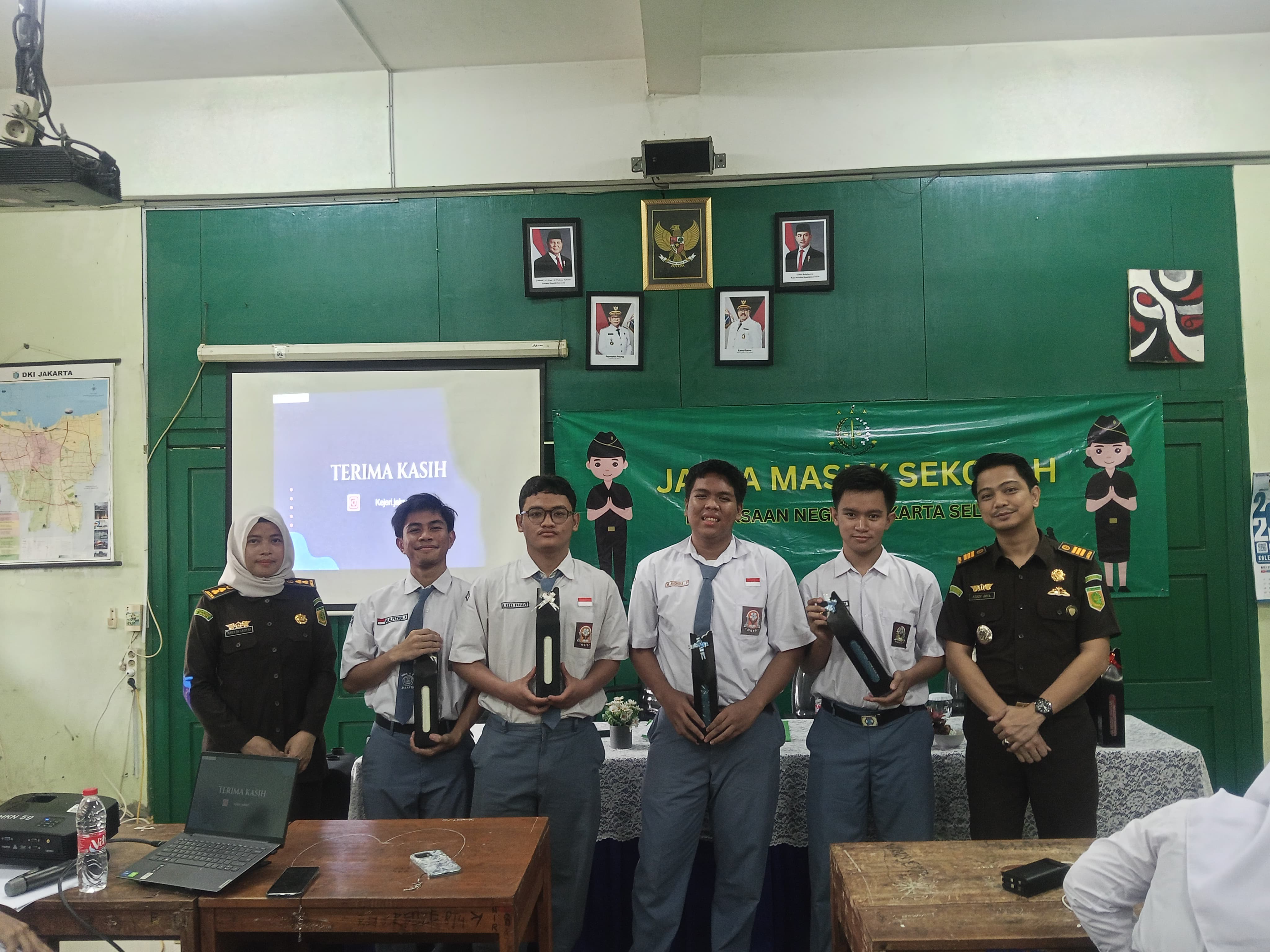 Gedung Sekolah SMA NEGERI 4 MEDAN